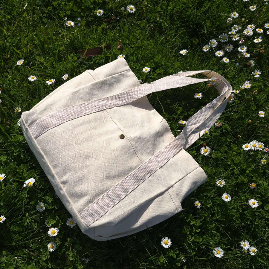 The Minimalist Canvas Bag - Simplicity & Space
