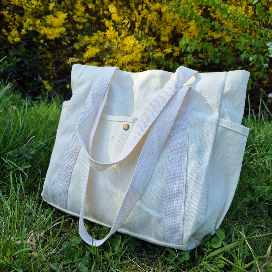 The Minimalist Canvas Bag - Simplicity &amp; Space